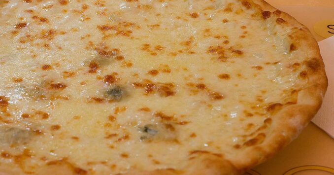 REVOLUTION PIZZETTA AI 4 FORMAGGI 150G