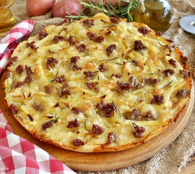 REVOLUTION PIZZA PATATE E SALSICCIA 330G